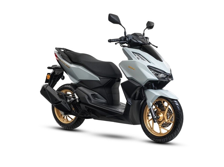 Honda trình làng Vario 160 với mâm vàng nổi bật, giá gần 68 triệu đồng - 1